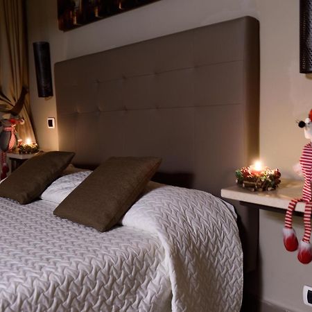 Domus Catone Apartment โรม ภายนอก รูปภาพ