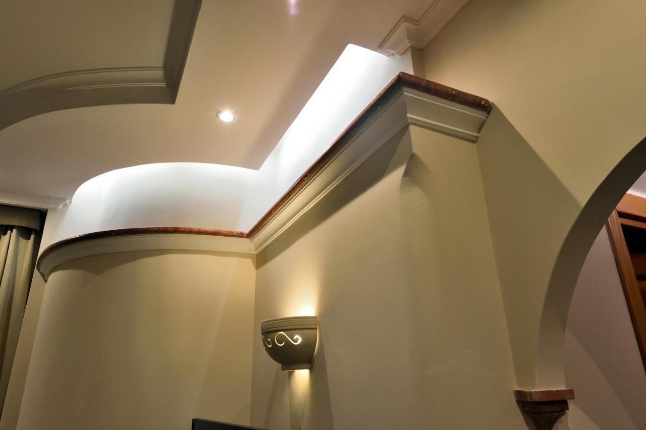 Domus Catone Apartment โรม ภายนอก รูปภาพ