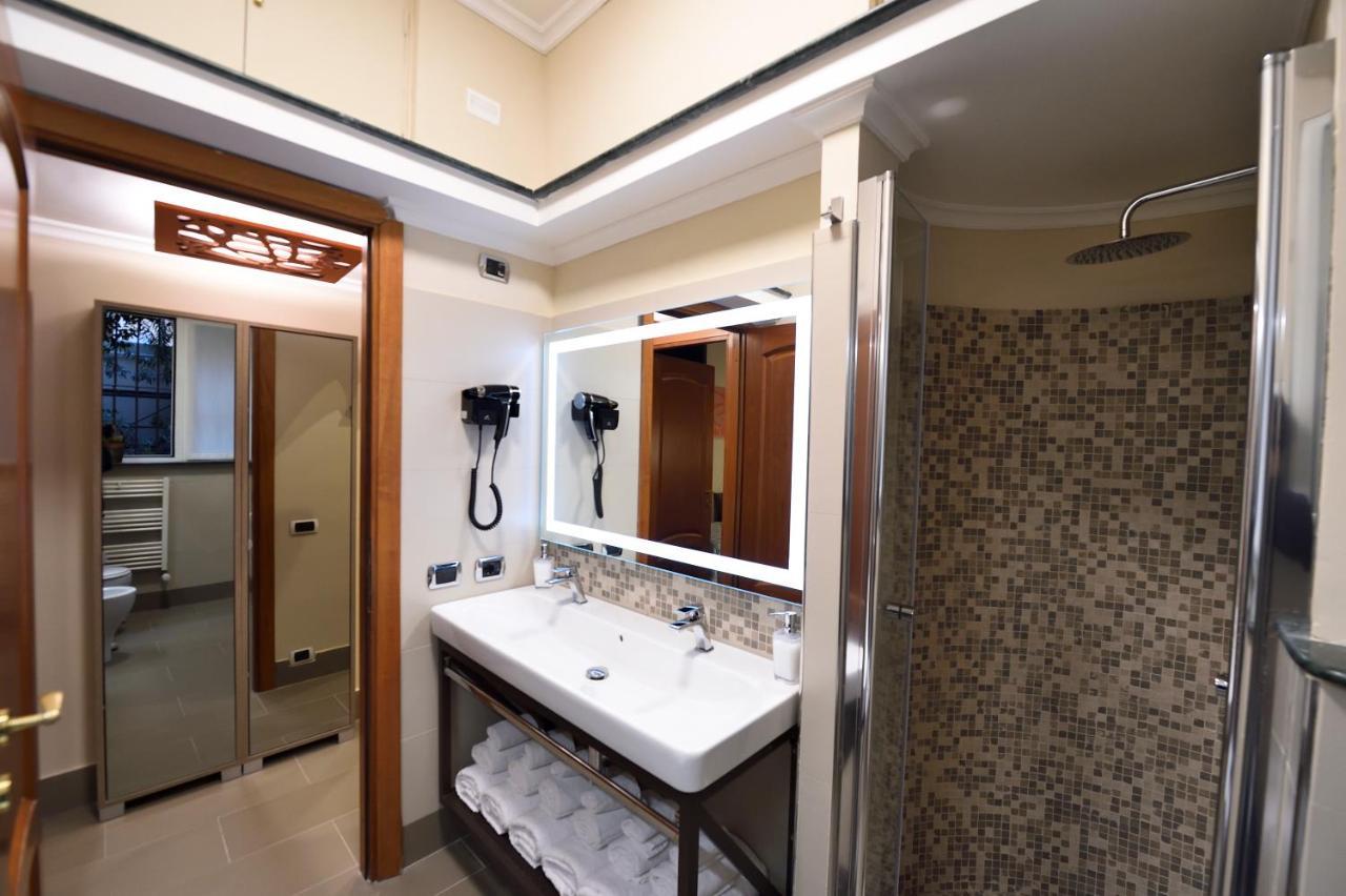 Domus Catone Apartment โรม ภายนอก รูปภาพ