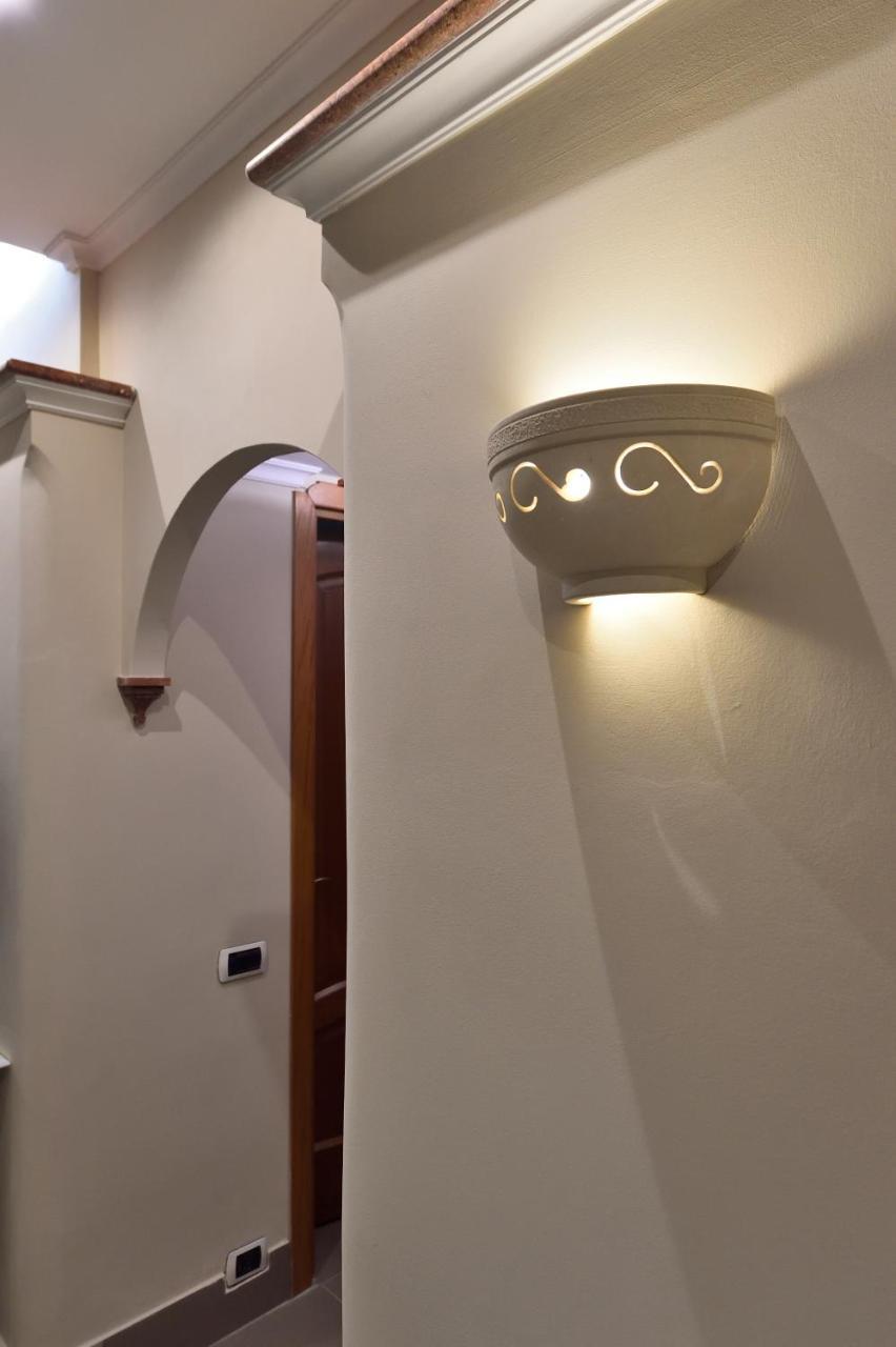 Domus Catone Apartment โรม ภายนอก รูปภาพ