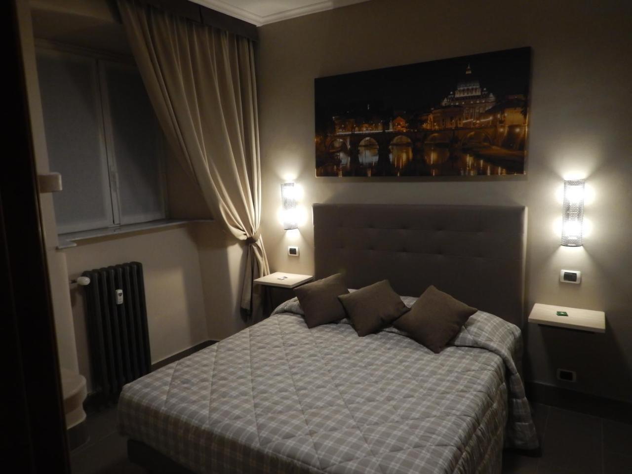 Domus Catone Apartment โรม ภายนอก รูปภาพ