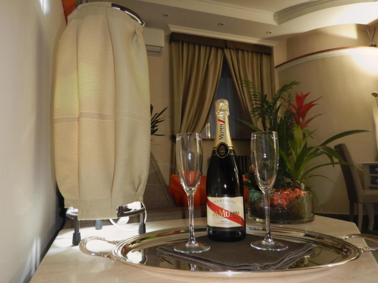 Domus Catone Apartment โรม ภายนอก รูปภาพ