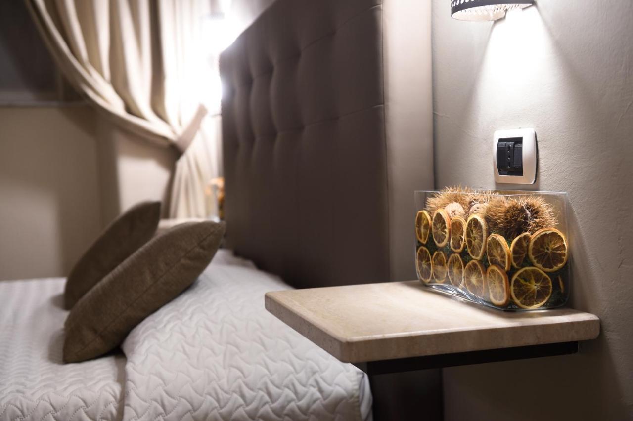 Domus Catone Apartment โรม ภายนอก รูปภาพ