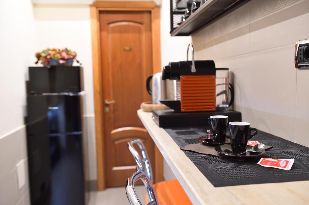 Domus Catone Apartment โรม ภายนอก รูปภาพ
